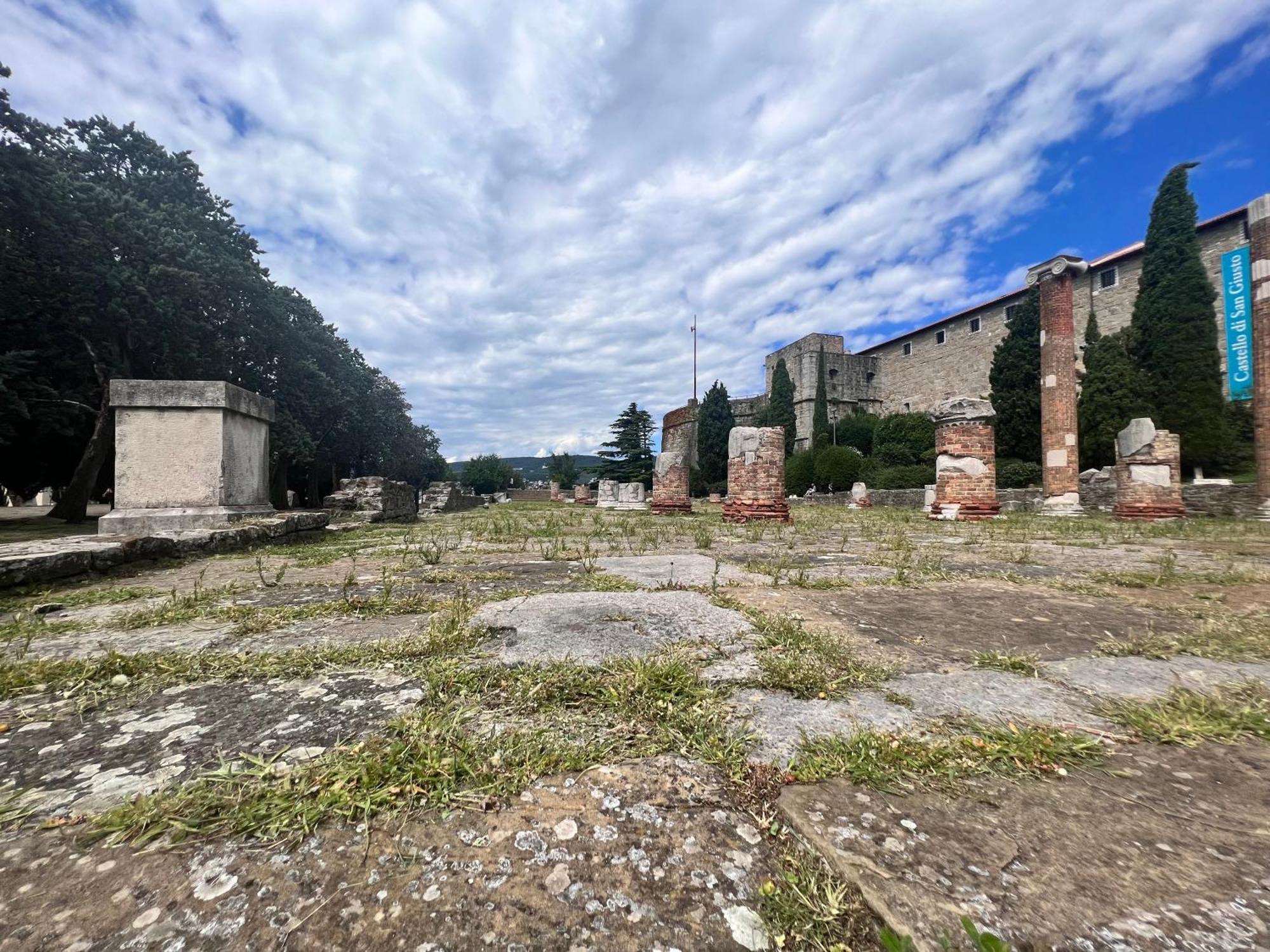 Appartamento Al Castello Trieste Exterior foto